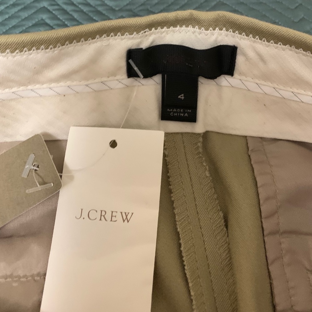 Adorable JCrew cropped khakis